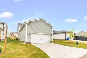 1640 Cross Vlg Ave, Kernersville, NC 27284 - Photo 28