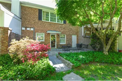 1 Fountain Manor Drive #B, Greensboro, NC 27405 - Photo 4