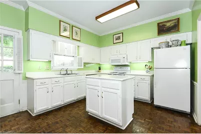 1 Fountain Manor Drive #B, Greensboro, NC 27405 - Photo 10