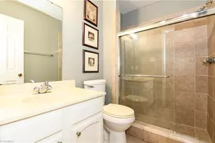 1 Fountain Manor Dr, Greensboro, NC 27405 - Photo 18