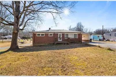 210 Sharon Avenue, Asheboro, NC 27203 - Photo 2