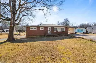 210 Sharon Ave, Asheboro, NC 27203 - Photo 2