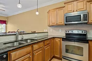 410 Beaumont Cir, Clemmons, NC 27012 - Photo 6