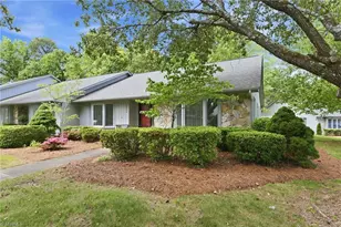 2609 Spring Bridge Cir, Greensboro, NC 27410 - Photo 2