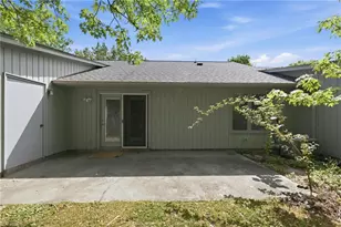 2609 Spring Bridge Cir, Greensboro, NC 27410 - Photo 28