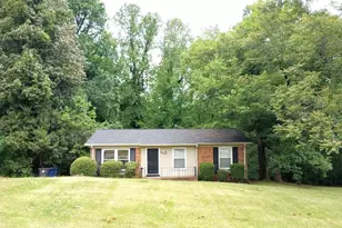 1036 Shalimar Dr, Winston-Salem, NC 27107 - Photo 2