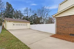 4809 Tara Dr, Greensboro, NC 27410 - Photo 12