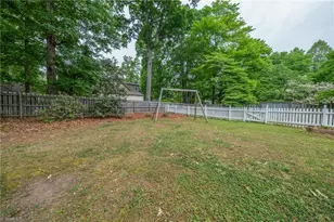 1609 Helmwood Dr, Greensboro, NC 27410 - Photo 48