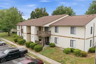 1702 N Hamilton St, High Point, NC 27262 - Photo 4