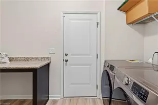 6267 Finch Mdw Ct, Clemmons, NC 27012 - Photo 32