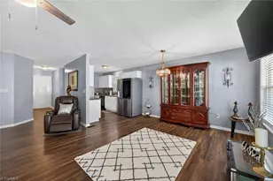 121 Manor Dr, High Point, NC 27260 - Photo 4
