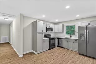 828 Holt Ave, Greensboro, NC 27405 - Photo 8