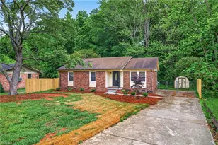 828 Holt Ave, Greensboro, NC 27405 - Photo 2