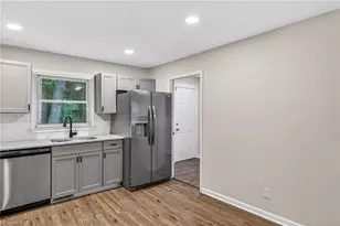 828 Holt Ave, Greensboro, NC 27405 - Photo 10
