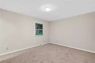 828 Holt Ave, Greensboro, NC 27405 - Photo 14