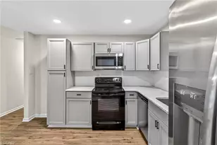 828 Holt Ave, Greensboro, NC 27405 - Photo 12