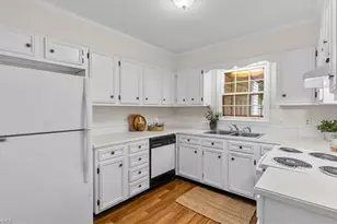 3212 Regents Park Ln, Greensboro, NC 27455 - Photo 10