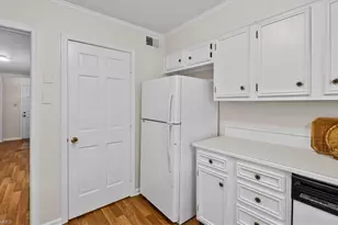 3212 Regents Park Ln, Greensboro, NC 27455 - Photo 14
