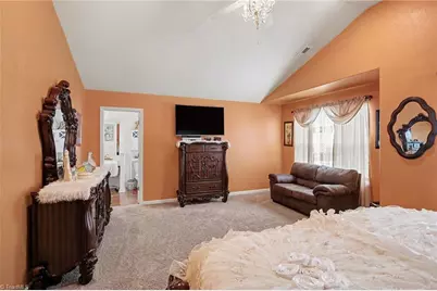 4621 Glencraig Avenue, Greensboro, NC 27405 - Photo 14