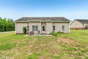 104 Mollie Rd, Harmony, NC 28634 - Photo 24