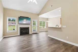104 Mollie Rd, Harmony, NC 28634 - Photo 4