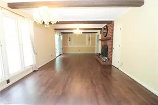 8012 Tam O'Shanter Dr, Greensboro, NC 27409 - Photo 12