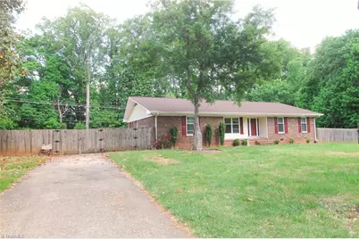 8012 Tam Oshanter Drive, Greensboro, NC 27409 - Photo 2