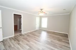 8012 Tam O'Shanter Dr, Greensboro, NC 27409 - Photo 24
