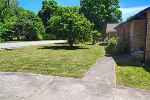 8012 Tam O'Shanter Dr, Greensboro, NC 27409 - Photo 38