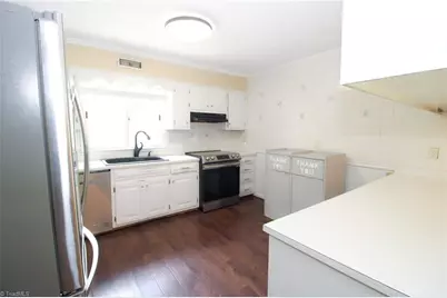 8012 Tam Oshanter Drive, Greensboro, NC 27409 - Photo 12