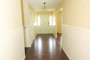 8012 Tam O'Shanter Dr, Greensboro, NC 27409 - Photo 10