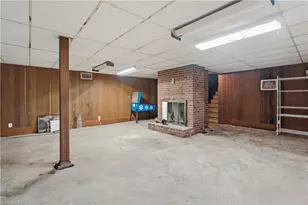 8012 Tam O'Shanter Dr, Greensboro, NC 27409 - Photo 28