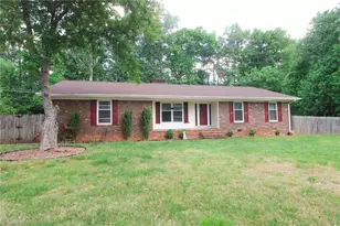 8012 Tam O'Shanter Dr, Greensboro, NC 27409 - Photo 4