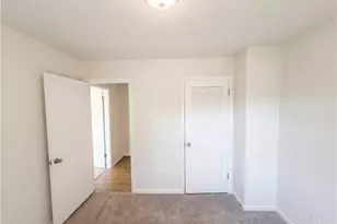 801 Daleview Ct, Greensboro, NC 27406 - Photo 14