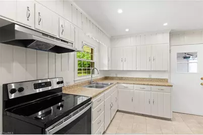 3915 Talcott Avenue, Winston-Salem, NC 27106 - Photo 8