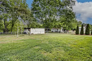 207 E Academy St, Randleman, NC 27317 - Photo 28