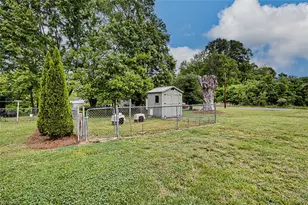 207 E Academy St, Randleman, NC 27317 - Photo 26