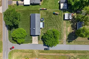 166 Roberts Rd, Eden, NC 27288 - Photo 4