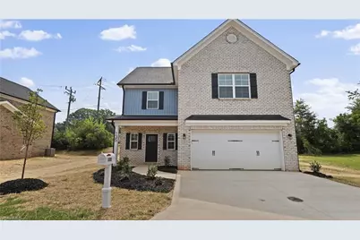 135 Glasmere Court, Winston-Salem, NC 27101 - Photo 2
