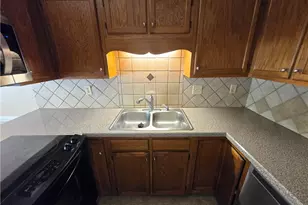 15 Collwood Ct, Greensboro, NC 27409 - Photo 2