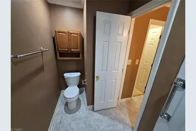 15 Collwood Court, Greensboro, NC 27409 - Photo 28