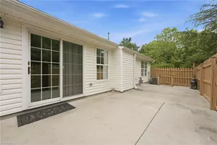 2204 Sweetbay Cir, Burlington, NC 27215 - Photo 12