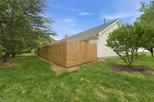 2204 Sweetbay Cir, Burlington, NC 27215 - Photo 2