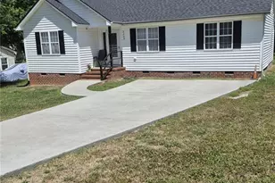 2708 Grimsley St, Greensboro, NC 27403 - Photo 2