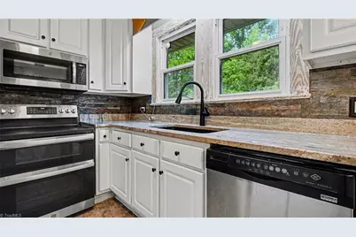 2442 Hoskins Road, Burlington, NC 27215 - Photo 10