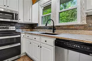 2442 Hoskins Rd, Burlington, NC 27215 - Photo 10