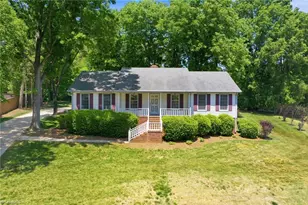 423 Wildwood Ln, Graham, NC 27253 - Photo 1