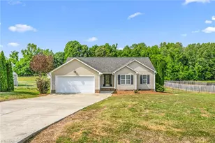 7507 Inglewood Rd, Burlington, NC 27215 - Photo 1