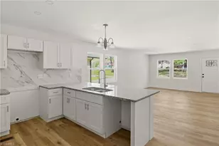 418 Bristol St, Lexington, NC 27292 - Photo 14