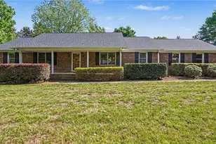 4526 Fence Dr, Greensboro, NC 27409 - Photo 2